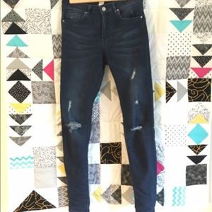 High Rise ripped Jeans